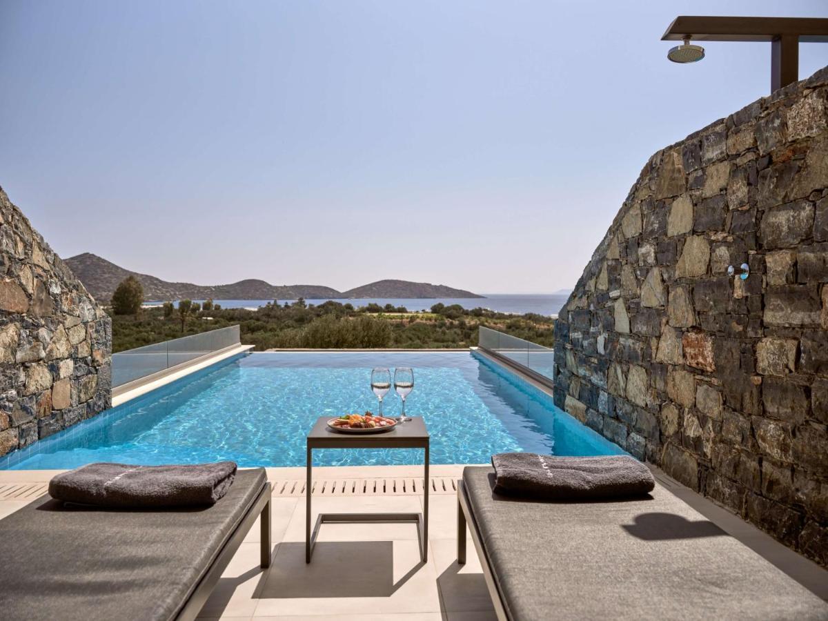 Deluxe Infinity Suite Private Pool