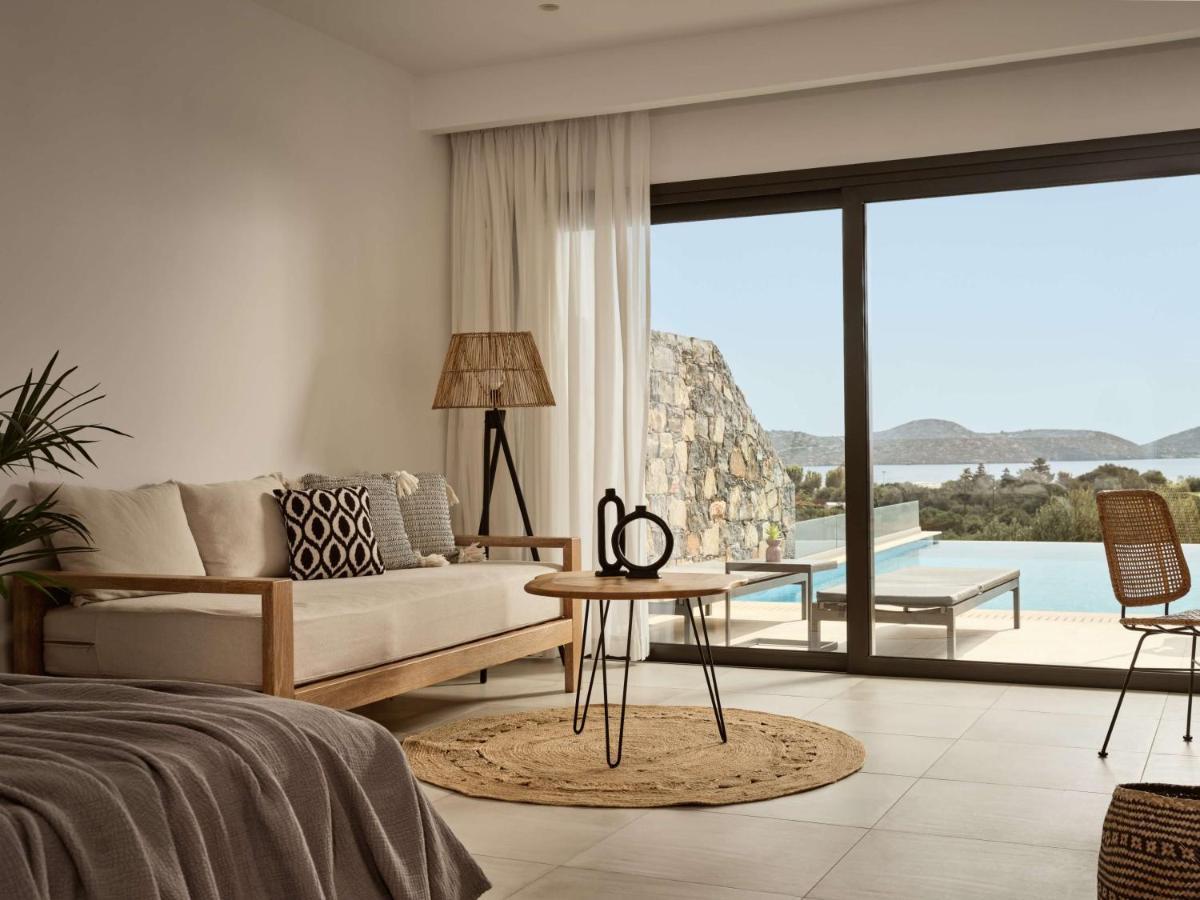 Deluxe Infinity Suite Private Pool